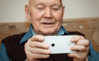 5 Ways to Help Your Senior Parent with Technology
